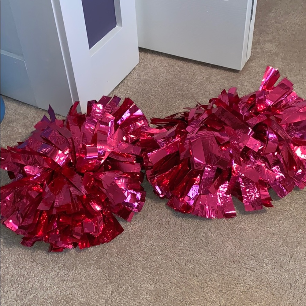 Pom poms